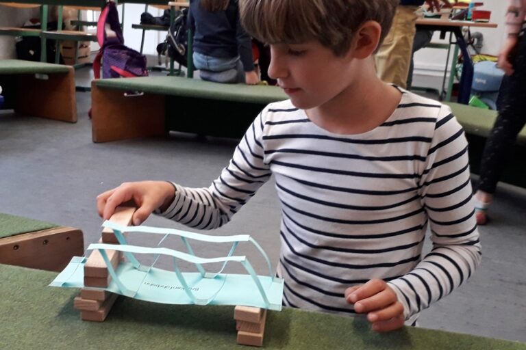 Brücken und was sie stabil macht LokiSchmidtSchule Brücken und was sie stabil macht LokiSchmidtSchule